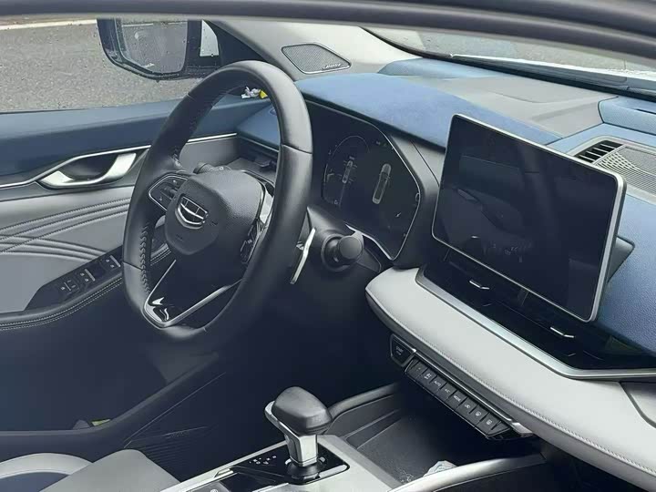 Фото 8 - Geely Preface