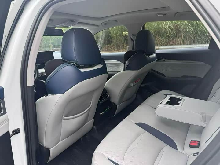 Фото 9 - Geely Preface