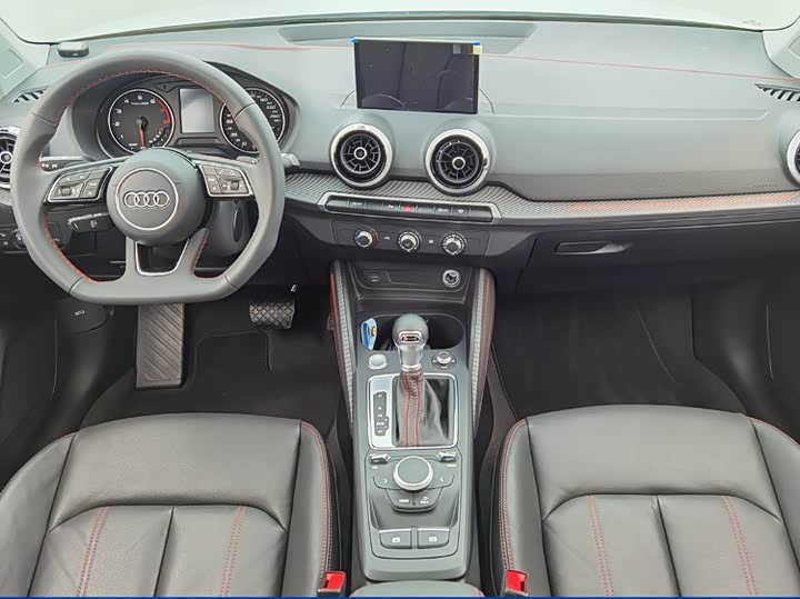 Фото 6 - Audi Q2L