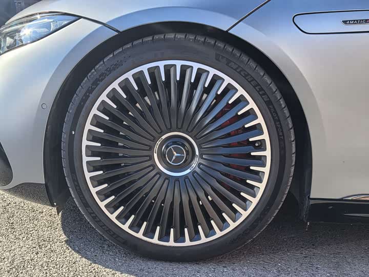 Фото 8 - Mercedes-Benz EQS AMG