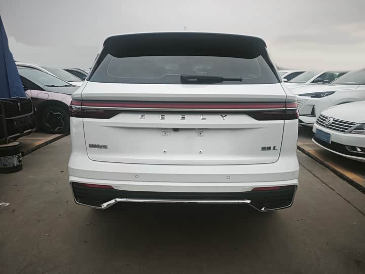 Фото 7 - Geely Monjaro