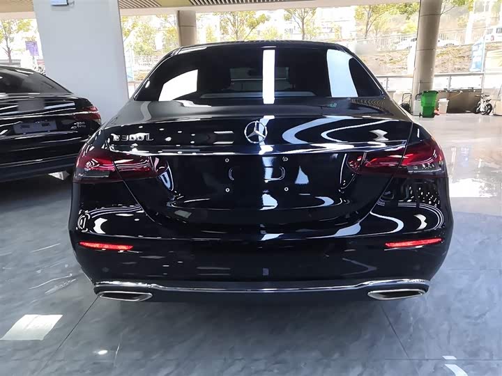 Фото 6 - Mercedes-Benz E-Class