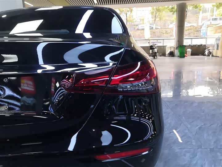 Фото 8 - Mercedes-Benz E-Class