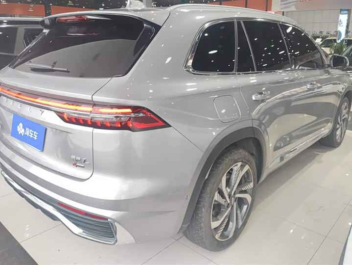 Фото 3 - Geely Monjaro