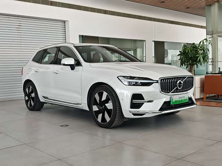Фото 3 - Volvo XC60 Hybrid