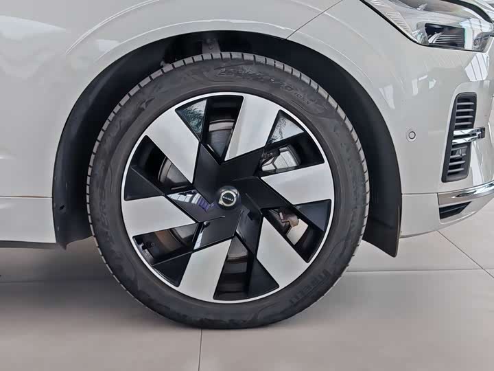 Фото 5 - Volvo XC60 Hybrid