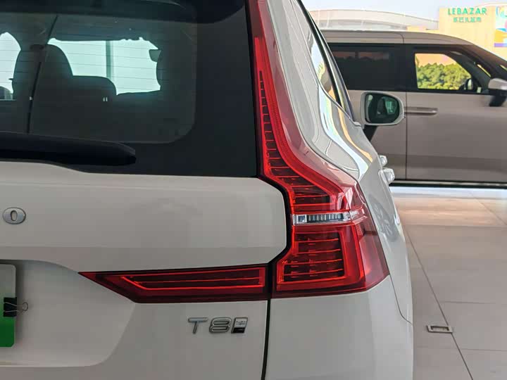 Фото 9 - Volvo XC60 Hybrid