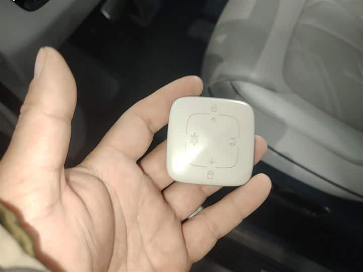 Фото 9 - Zeekr Mix