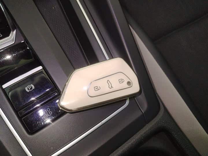 Фото 9 - Volkswagen Golf