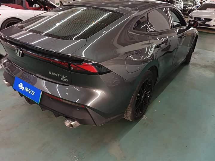 Фото 3 - Changan UNI-V Hybrid