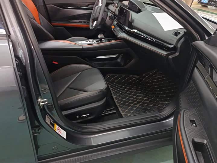 Фото 8 - Changan UNI-V Hybrid