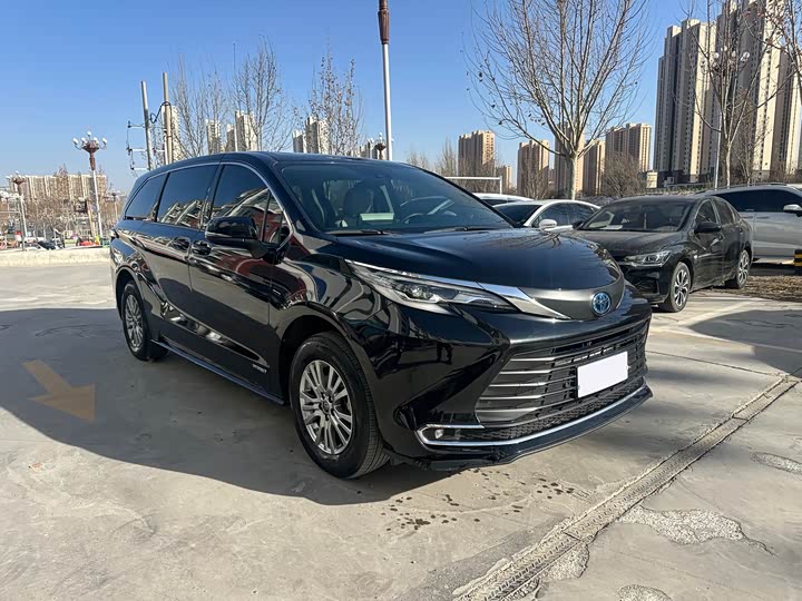 Фото 3 - Toyota Sienna