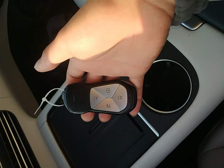 Фото 9 - XPeng G6