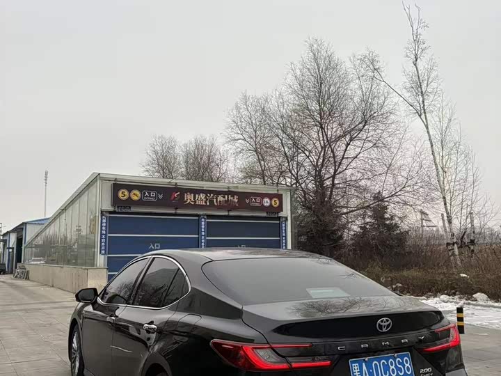 Фото 3 - Toyota Camry