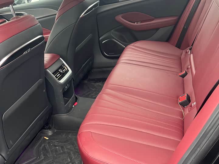 Фото 9 - Hongqi H5