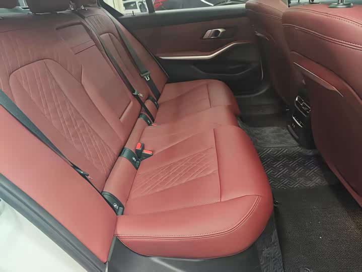 Фото 9 - BMW 3 Series