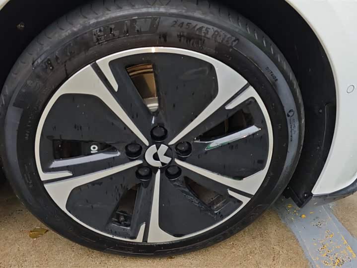 Фото 6 - Nio ET5T