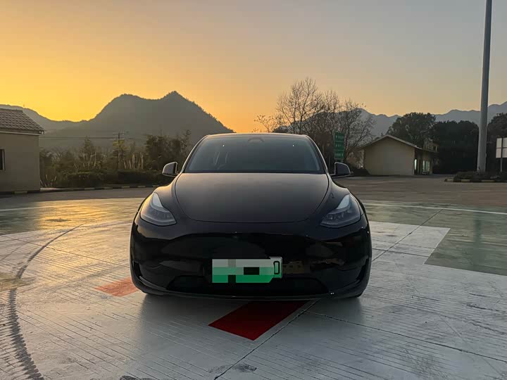 Фото 2 - Tesla Model Y