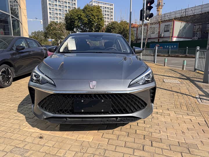 Фото 2 - Roewe i5