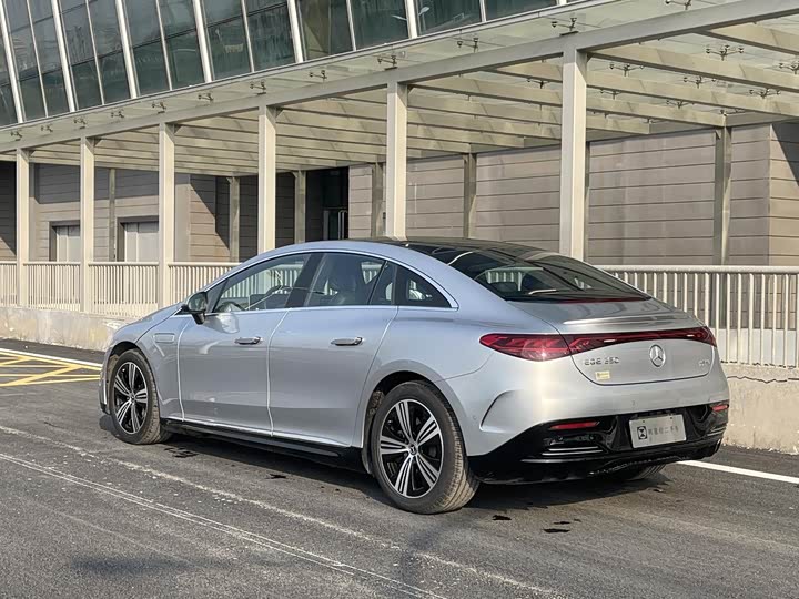 Фото 9 - Mercedes-Benz EQE