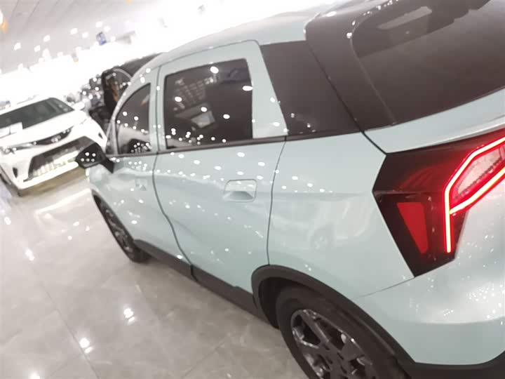 Фото 5 - Geely Geometry E Firefly