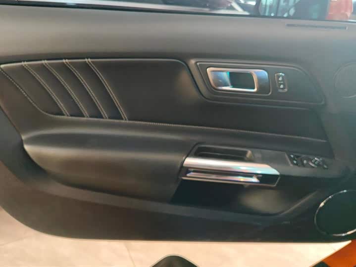 Фото 7 - Ford Mustang