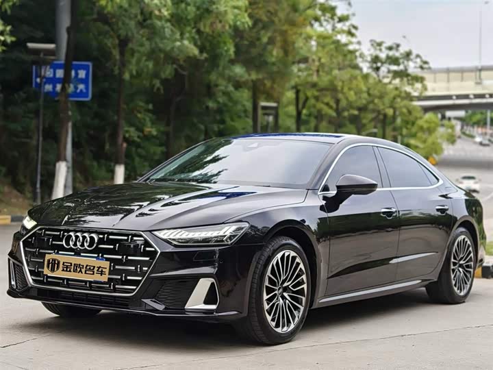 Фото 1 - Audi A7L