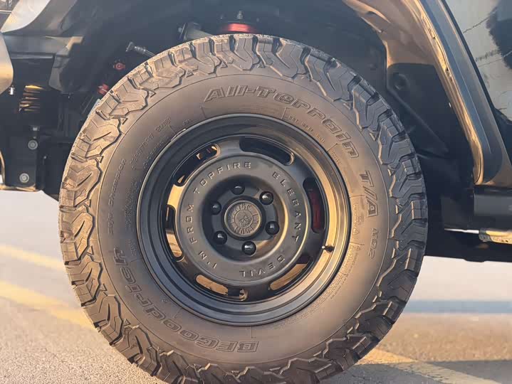 Фото 4 - Tank 300