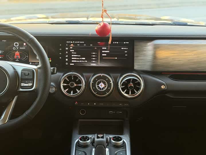 Фото 9 - Tank 300