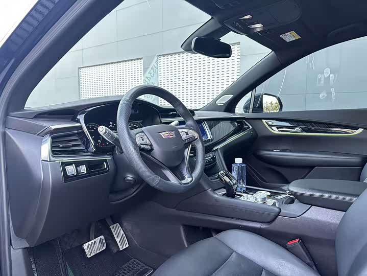 Фото 3 - Cadillac XT6