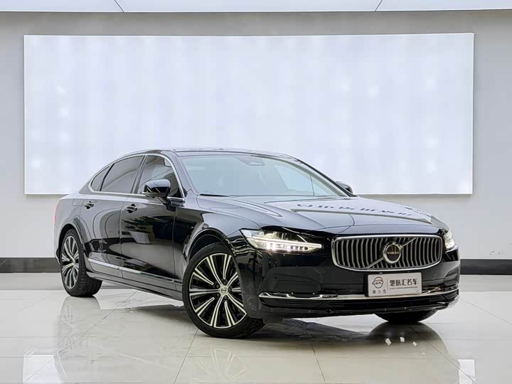 Фото 2 - Volvo S90