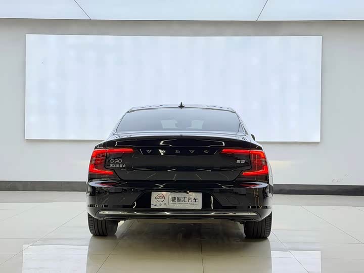 Фото 5 - Volvo S90
