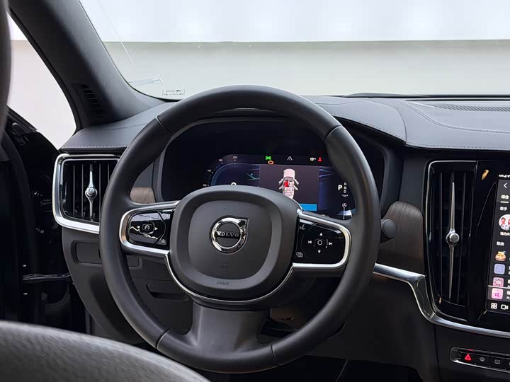 Фото 8 - Volvo S90