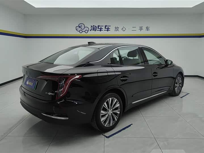 Фото 3 - Hongqi E-QM5