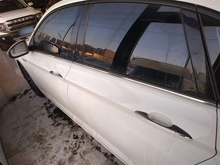 Фото 4 - Volkswagen Sagitar L