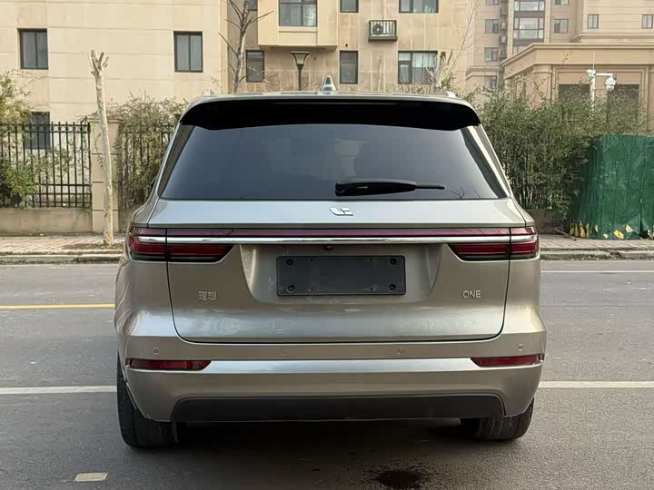 Фото 8 - LiXiang One