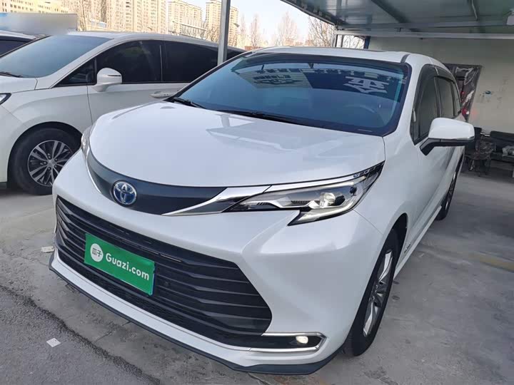 Фото 2 - Toyota Sienna