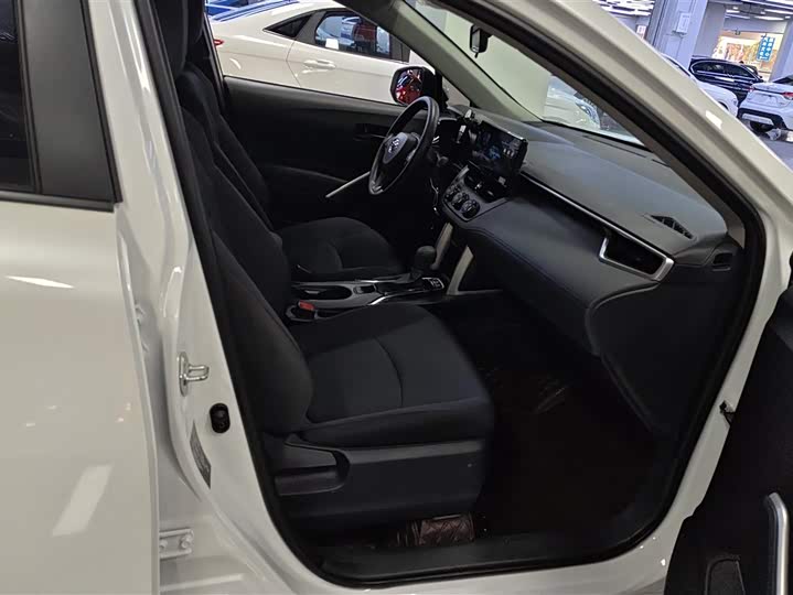 Фото 8 - Toyota Corolla Cross