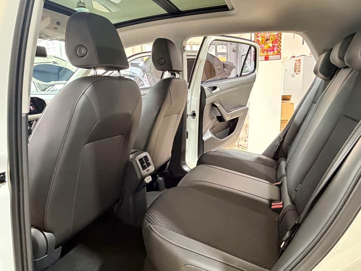 Фото 9 - Volkswagen Tacqua