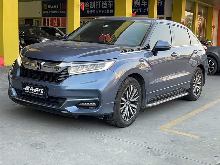 Фото 1 - Honda Avancier