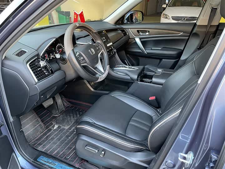 Фото 4 - Honda Avancier