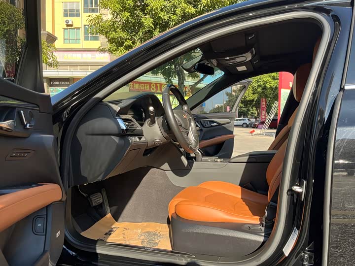 Фото 8 - Cadillac CT6