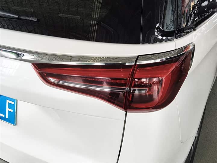 Фото 8 - Buick GL8 ES