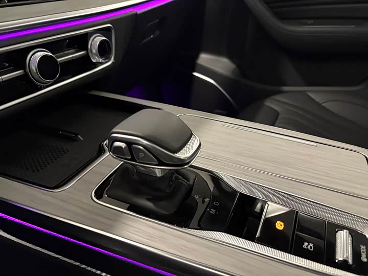 Фото 8 - Hongqi HS5