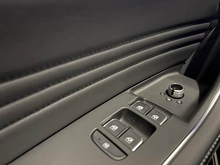 Фото 9 - Hongqi HS5