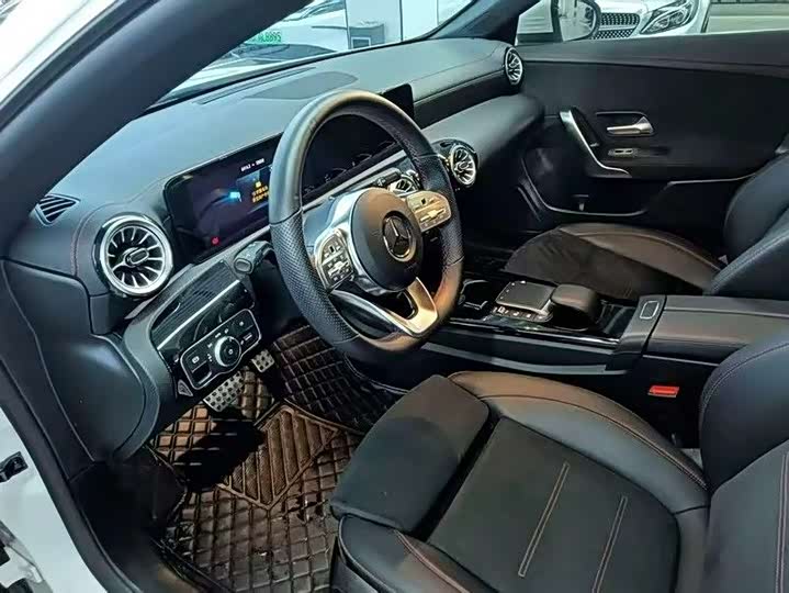 Фото 5 - Mercedes-Benz CLA-Class