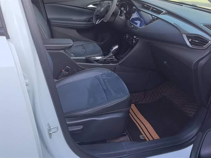 Фото 8 - Buick Encore GX