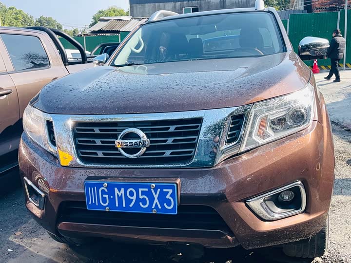 Фото 2 - Nissan Navara