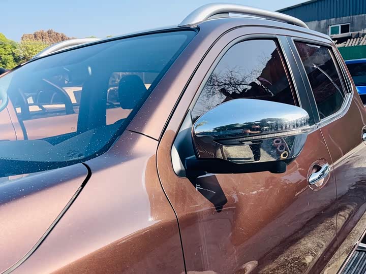 Фото 5 - Nissan Navara