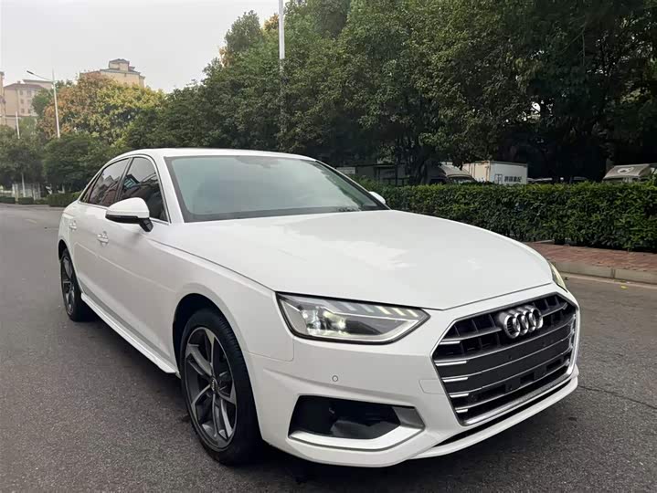 Фото 3 - Audi A4L